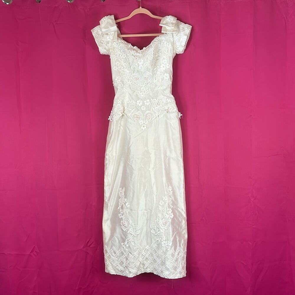 Vintage rosebuds and embroidery basque waist sheath style wedding dress small xs
